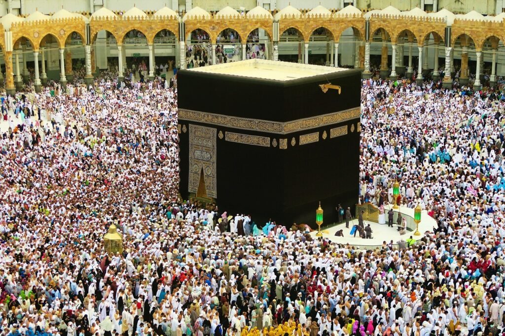 kaaba 4758805 1280 Menyusuri Destinasi Arab Saudi, Menemukan Pesona Keindahan Mekkah dan Madinah Dewangga Umroh Jogja